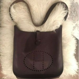HERMES Evelyne 2PM Veau Epsom Raisin Shoulder Bag